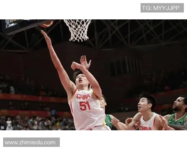 杨瀚森专注肉搏对抗亚当斯展现出色效果谁也别跳的战术策略分析 杨瀚森专注肉搏对抗亚当斯展现出色效果谁也别跳的战术策略分析